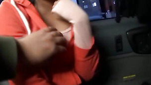 Asian teen babe sucks a lucky guy´s hard dick in a car