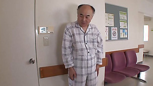 Bubble butt Asian nurse Chacha Anku fucks her old patient